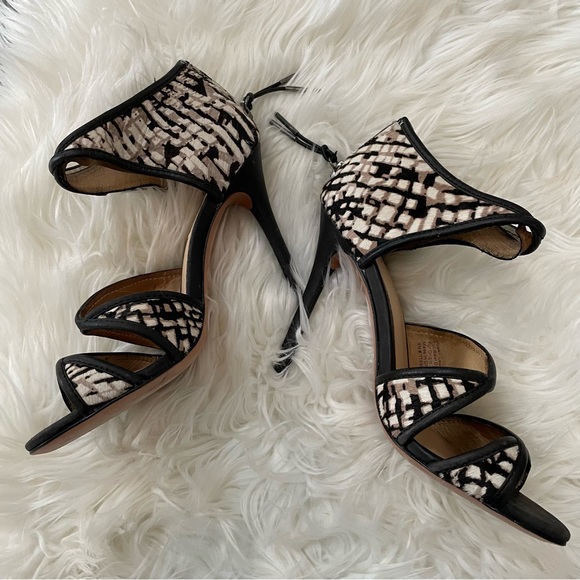 L.A.M.B. Waren Printed Calf Hair Leather Open Toe Strappy Heels - Picture 8 of 8